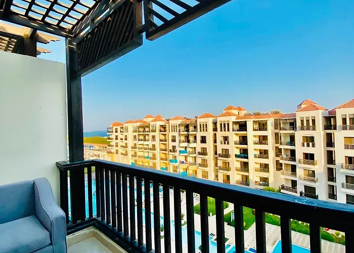 Apartment Floor With Sea & Pool View Gravity - Couples And Family Only *